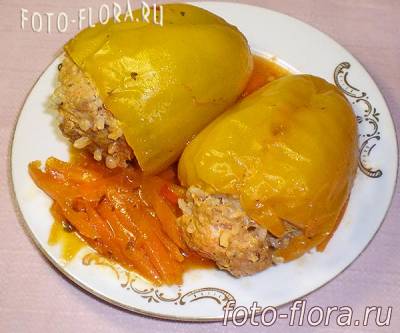вкусный фаршированный перец мясом и рисом фото