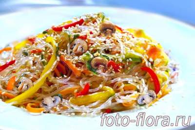вкусный салат с фунчоза с овощами и грибами фото итоговое рецепта