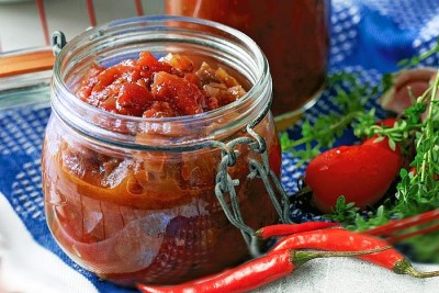 остренькие баклажаны огонек на фото в банке